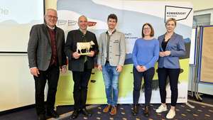 V. l.: Obmann Thomas Schweigl,  Walter Steinberger, GF Martin Stegfellner,  Fleischrinder-Austria-GF Anna Koiner und Fleischrinder-Austria-Obfrau Beatrix Schütz