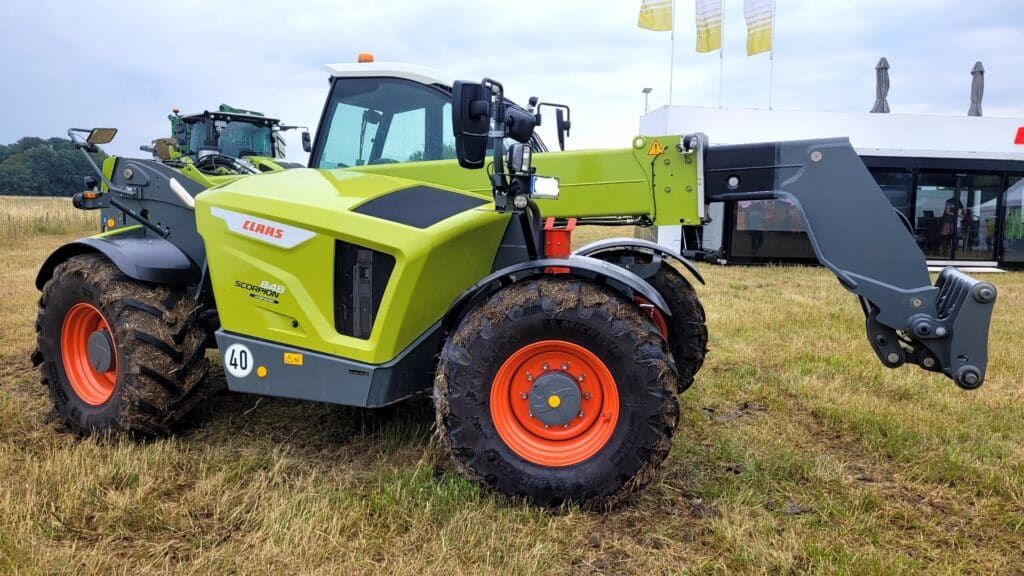 Scorpion 848: Während des Ladens und Stapelns passt Dynamic Power die Motordrehzahl.