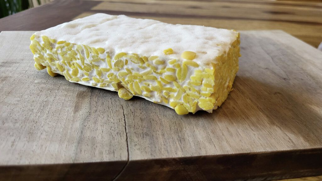 Tempeh aus ganzen Lupinenkernen, das schon viele Kunden der Hofers kennen.