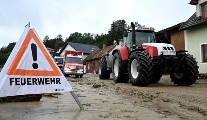 Feuerwehren aus ganz Österreich haben in Niederösterreich geholfen.