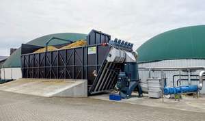 Aufbereitungsanlage: Im „BioCrusher“ (Komplettsystem zur Einbringung von organischer Substanz in Biogasanlagen) werden die Pflanzenreste für die Bakterien in der Biogasanlage aufbereitet.
