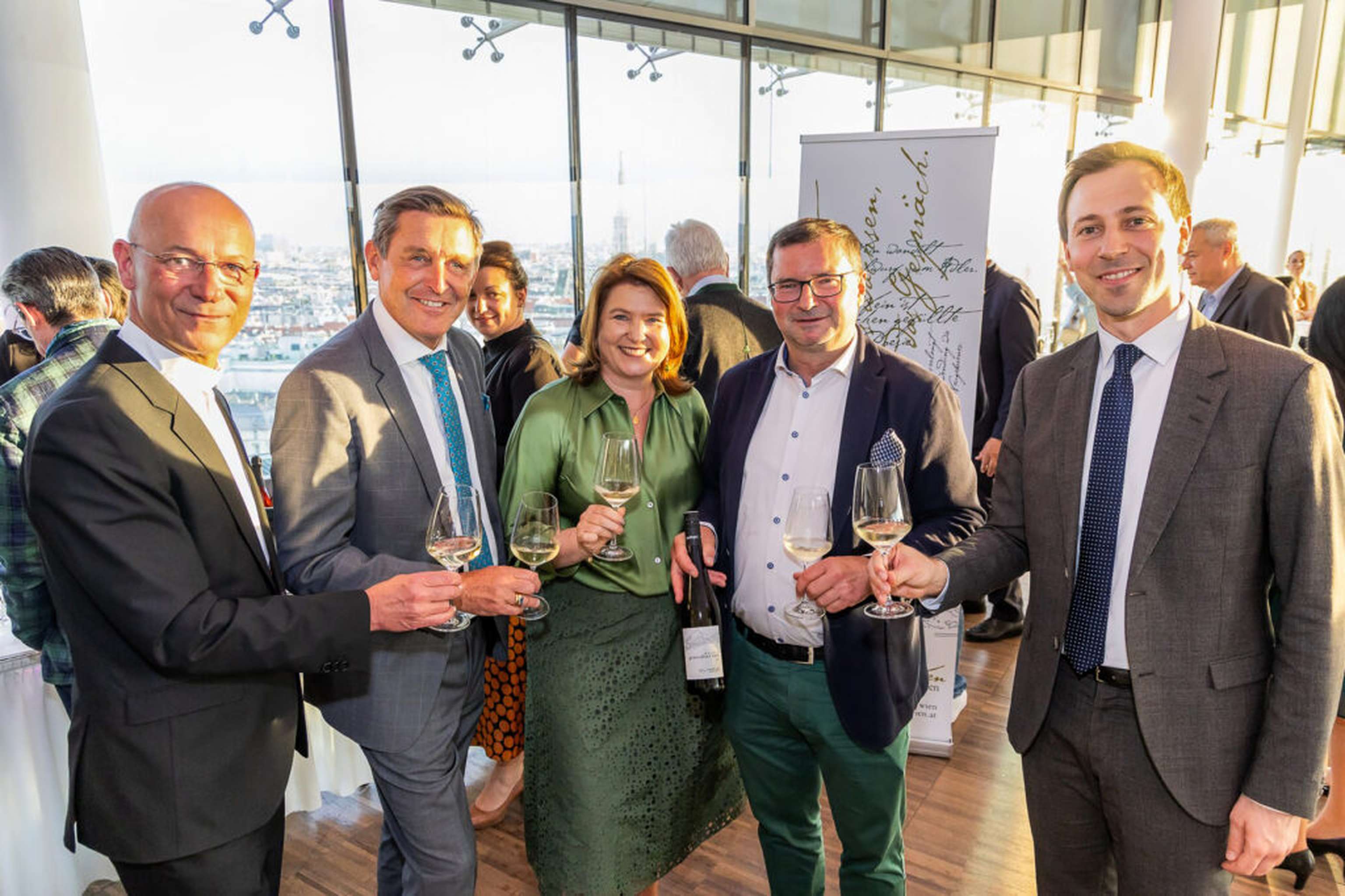 Dompfarrer Toni Faber, Minister Peter Hanke, Helga Berger, Gastgeber Norbert Walter und ÖVP-Generalsekretär Nico Marchetti