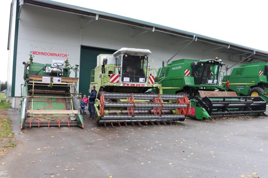 Eigenbau-Landtechnik wie der „Mohndominator“ zur Ernte der verschiedensten Sonderkulturen am Waldlandhof.