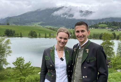 Seit zwei Jahren sind Julia und Georg Titschenbacher verheiratet. Sie haben für ihren Bauernhof viele gemeinsame Pläne