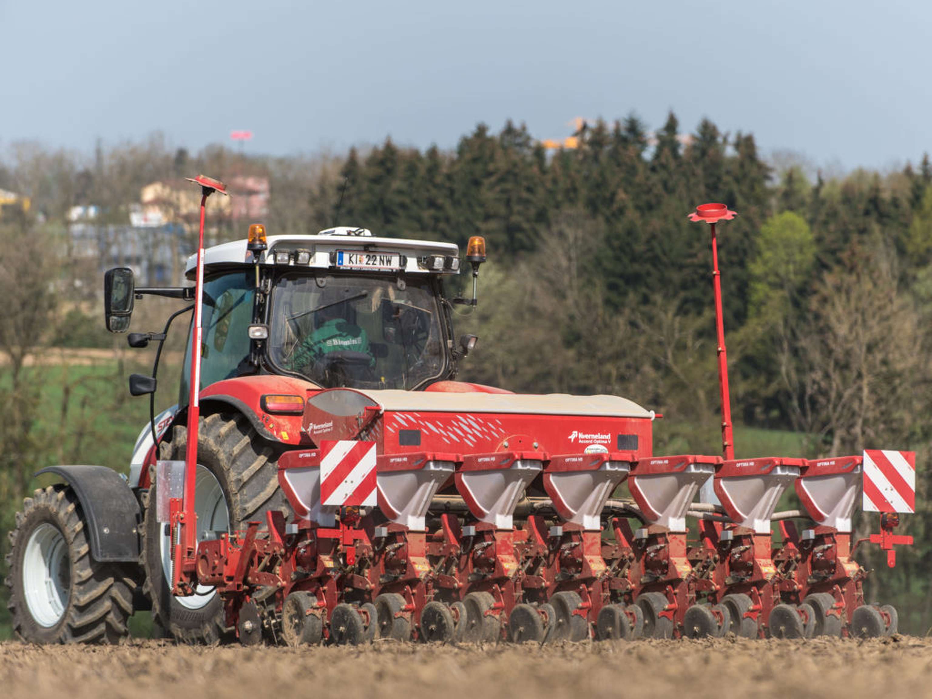 Die Unterfußdüngung ist seit Jahrzehnten gängige Praxis im Maisanbau.