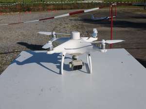 DJI-P4-Standarddrohne: bietet hochgenaues GPS und Multispektral-Kameratechnik.