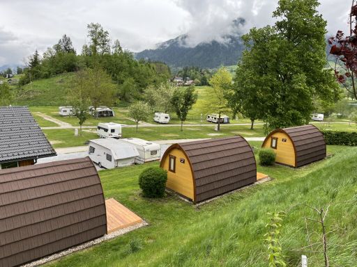 „Camping-Pods“: Sehr beliebt sind die gemütlichen sechs Holzhütten.