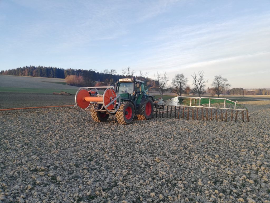 Gärreste als Dünger: Aus den Gärresten kann weiters ein hocheffizienter organischer Dünger hergestellt werden, der die Pflanzenproduktion unterstützt.