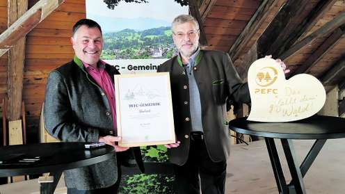 Urkundenübergabe