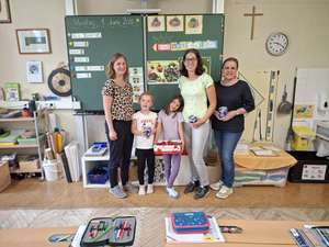 Milchverteilaktion in der Volksschule St. Georgen an der Gusen