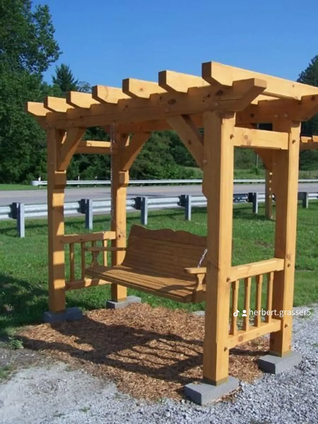 Bild von Anzeige: Rosenpergolas mit Bank Wagnerei Holz und Allround -Baubetrieb Tischlerei 