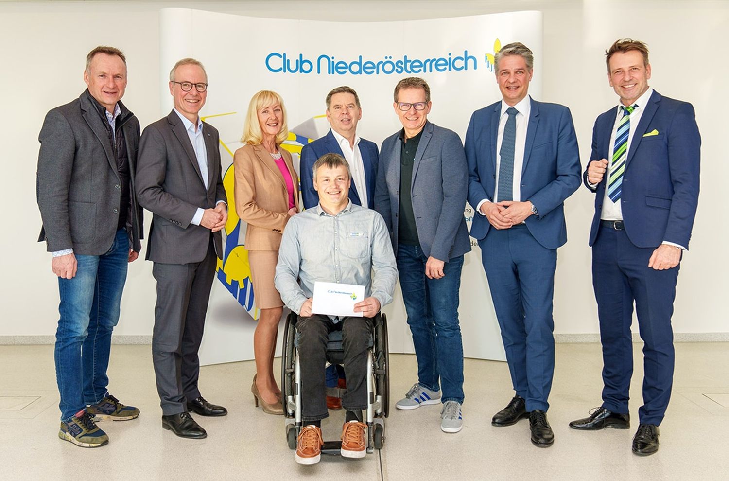 Toni Pfeffer, Generaldirektor der Hypo Niederösterreich Wolfgang Viehauser, Theres Friewald-Hofbauer, Geschäftsführerin des Club Niederösterreich, Edi Roch, Franz Stocher, Geschäftsführer vom Sportzentrum Niederösterreich, Club Niederösterreich-Vizepräsident Stefan Jauk, Volker Piesczek und Josef Riegler