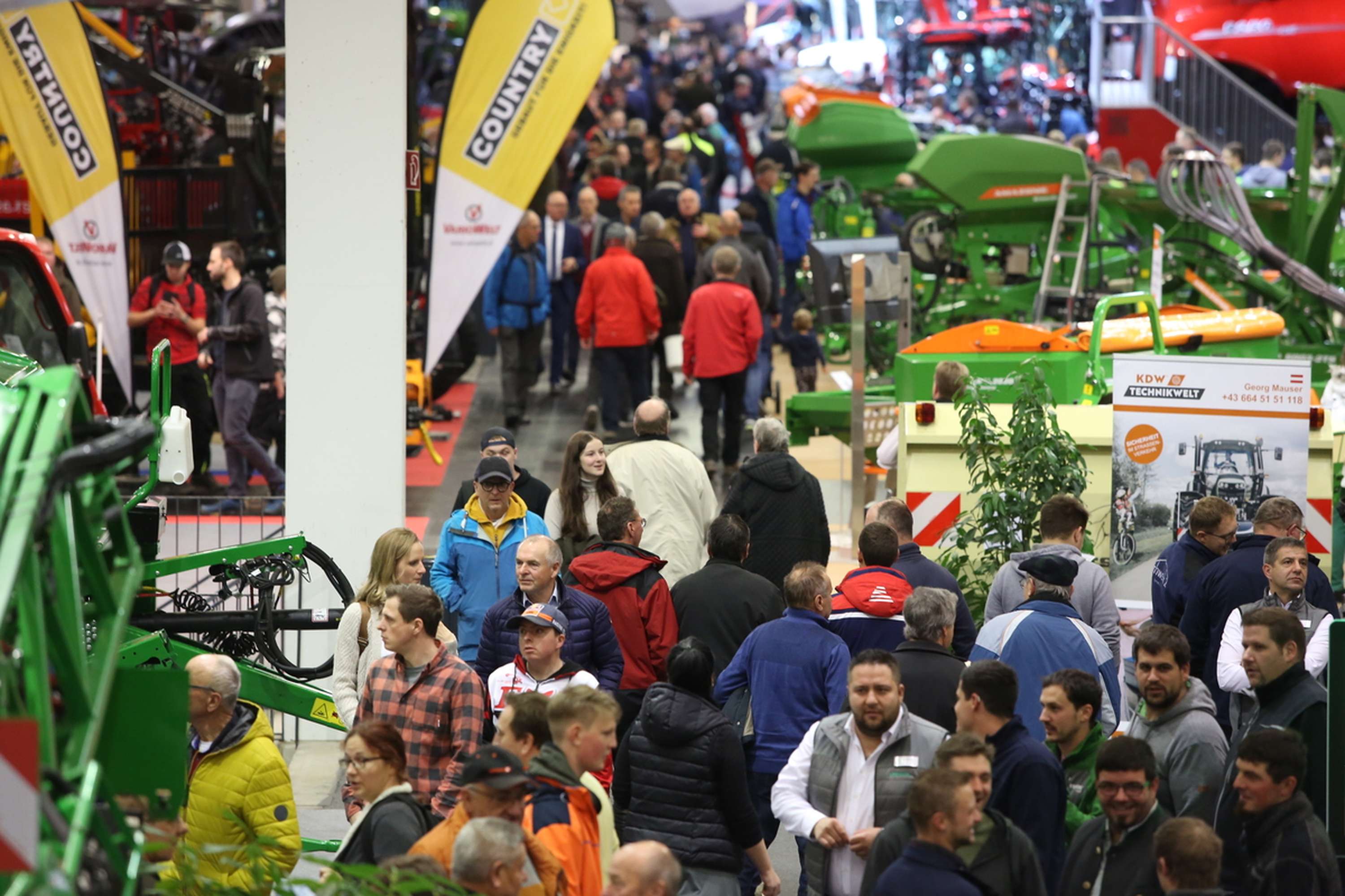 Besucher auf der Landtechnikmesse in Wels
