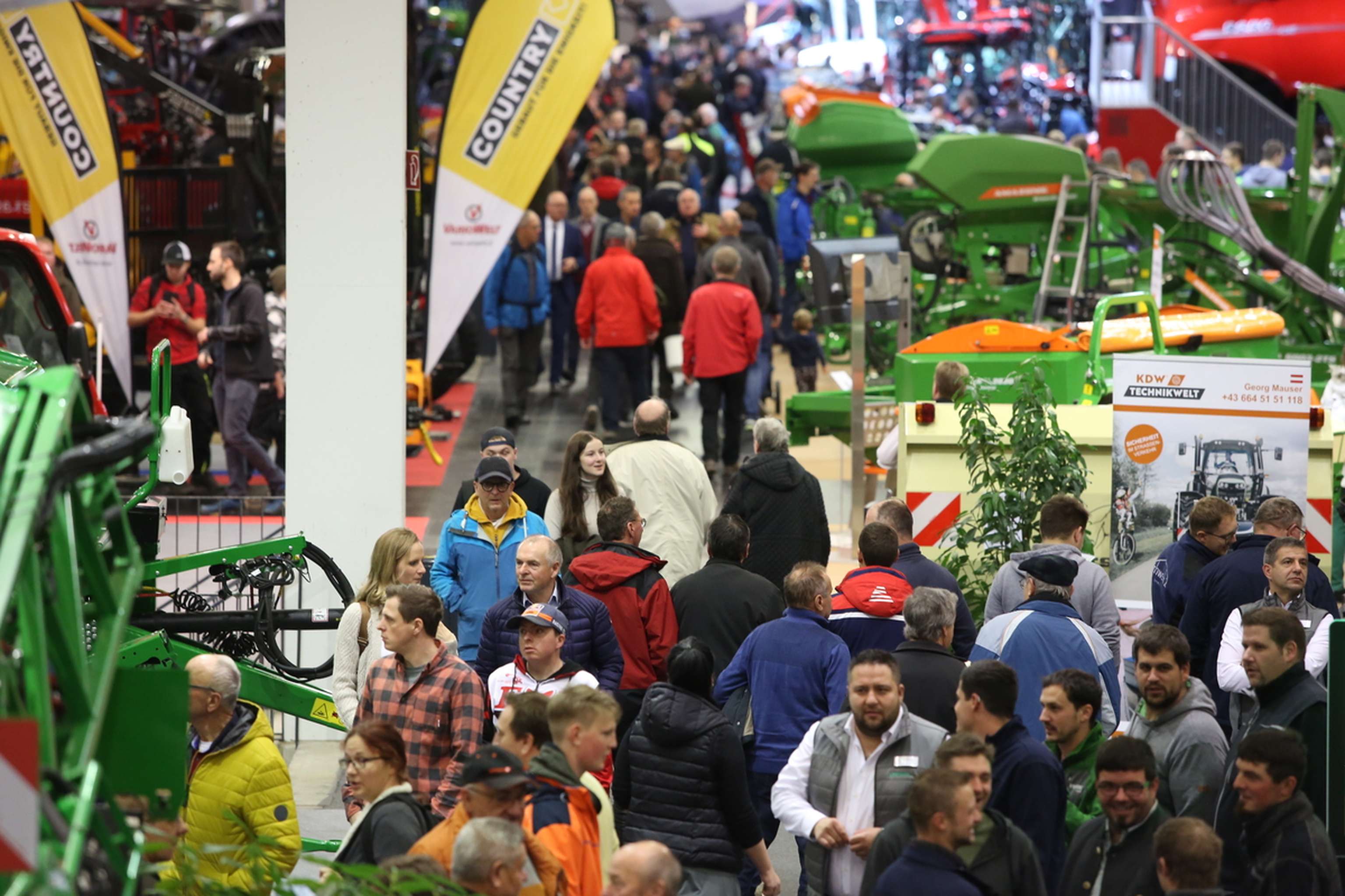 Besucher auf der Landtechnikmesse in Wels