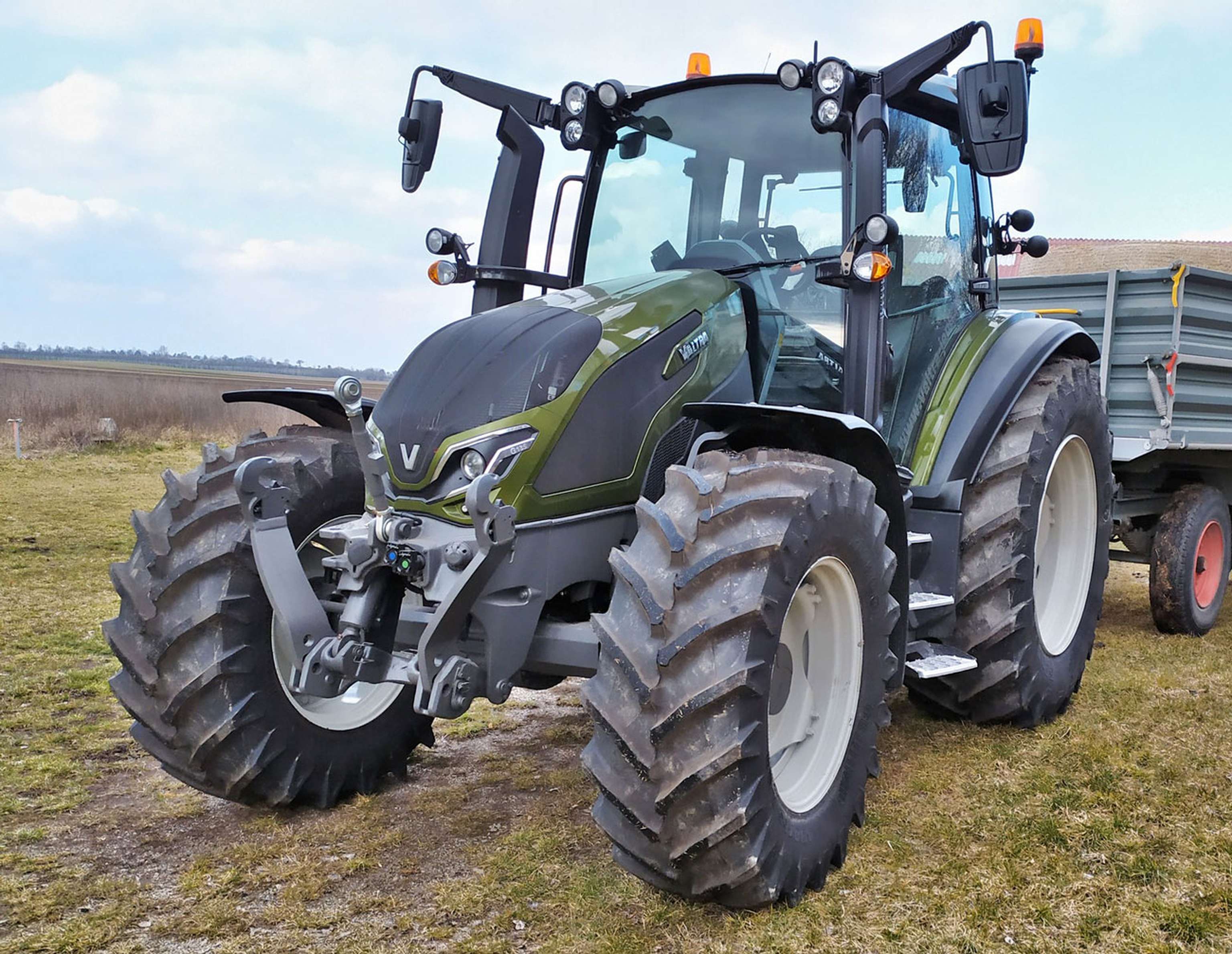 B Valtra G135 Versu Sehr Gut Als Transporttraktor