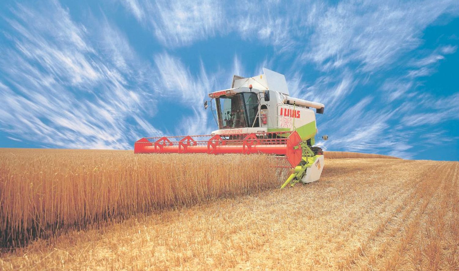 Der Lexion 480 arbeitete erstmals mit APS- und Roto Plus-Kombi.