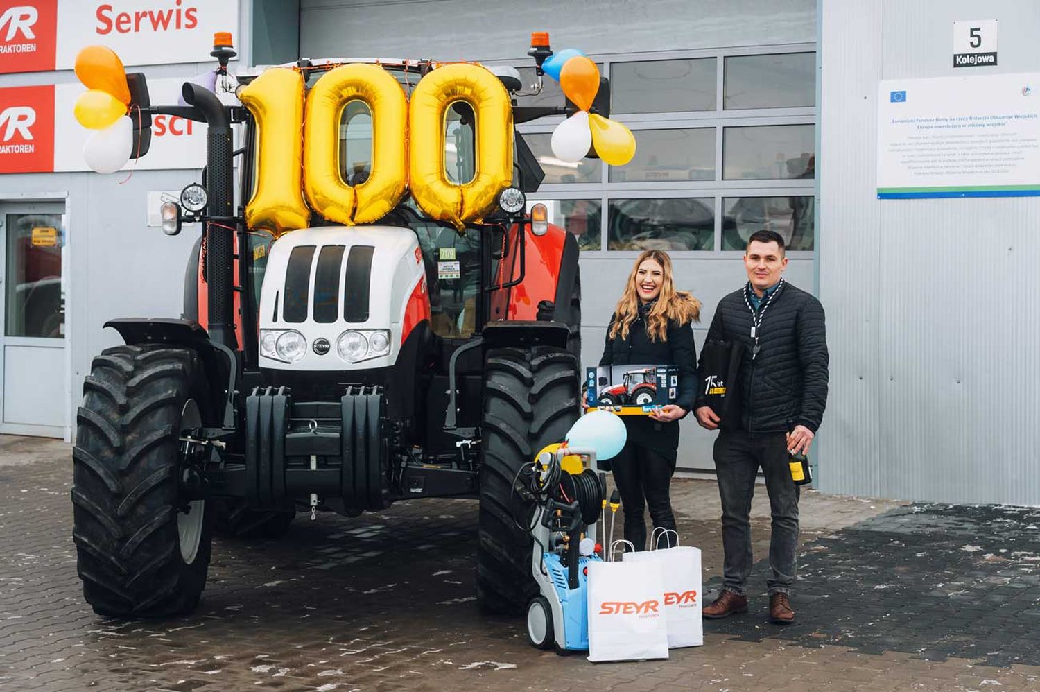 STEYR Customers Of 100th Tractor Delivered By Polish Dealer Agroperfekt 635904