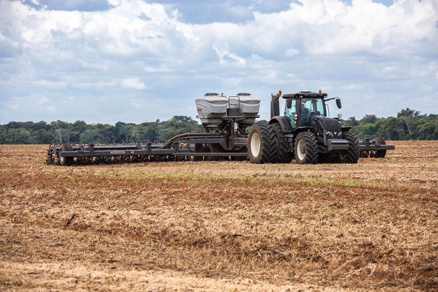 Valtra SECTION CONTROL 96 WITH MULTIBOOM 2