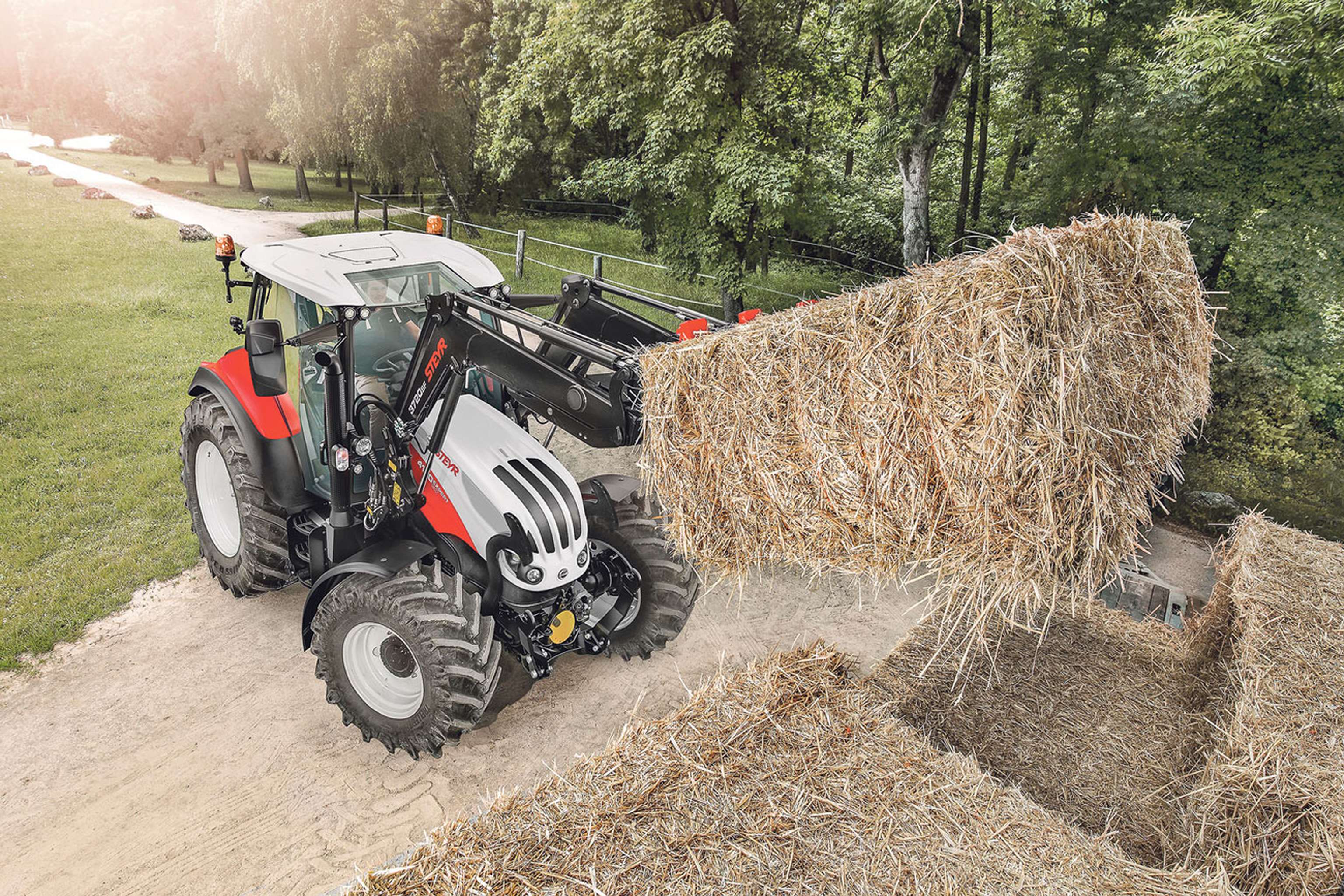 Innovatives Panoramadach bietet für Frontladerarbeiten perfekte Sicht nach oben und trägt wesentlich zur Arbeitssicherheit bei.