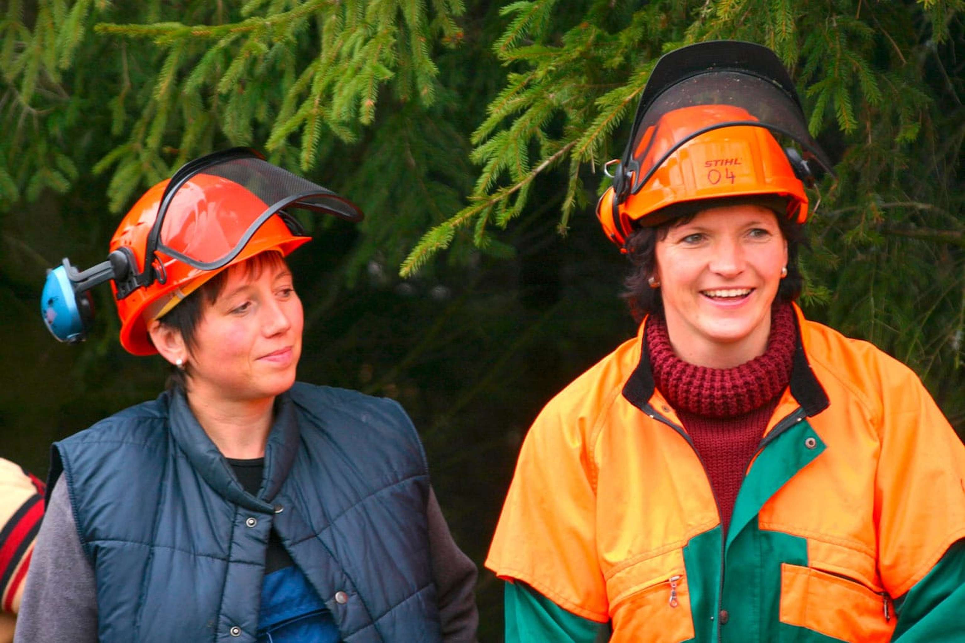 Frauen Im Forst 2 ID21740