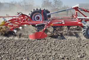 Grubber Terria 5030 von Pöttinger