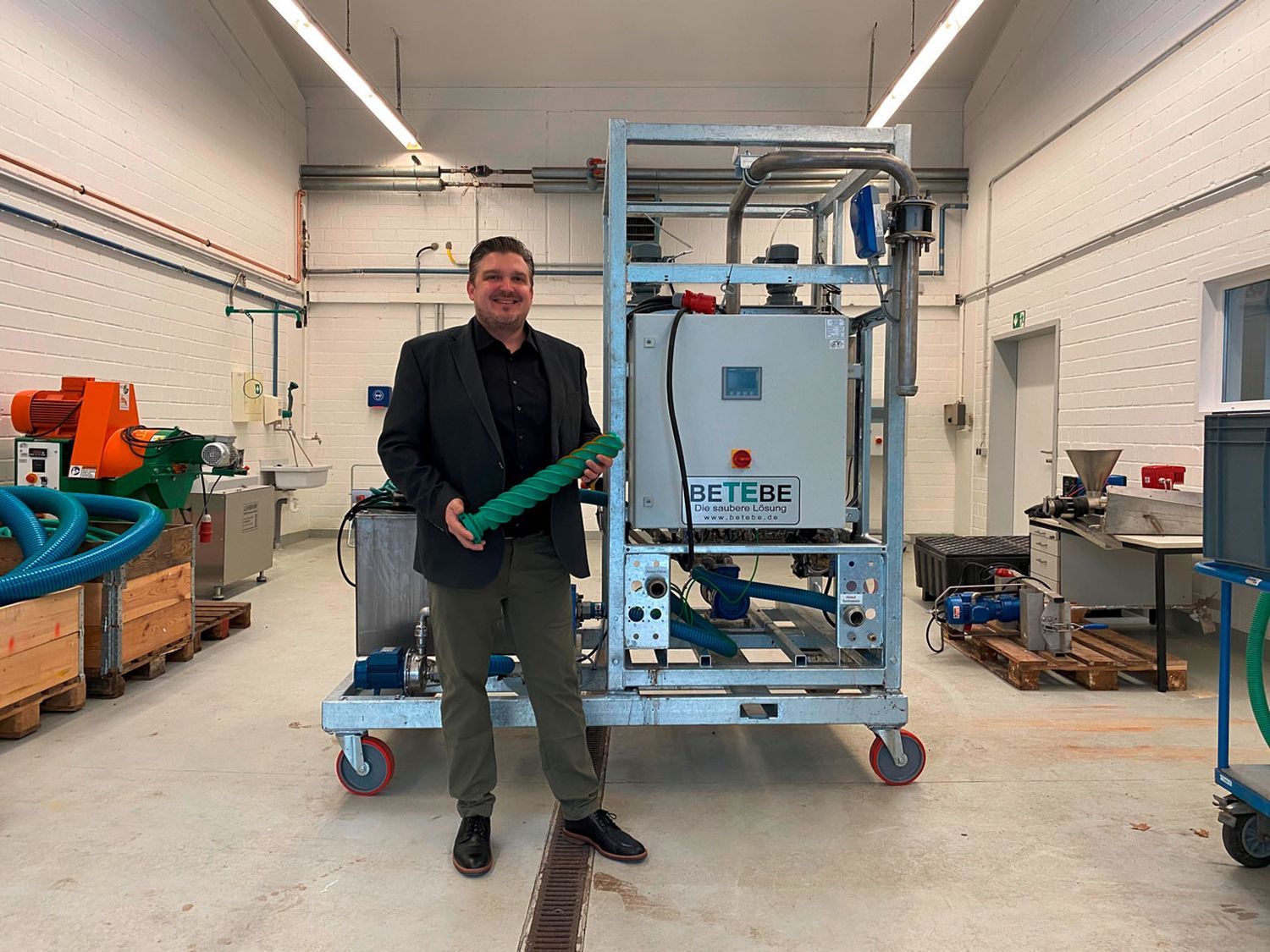 Dr. Elmar Brügging mit dem Separator
