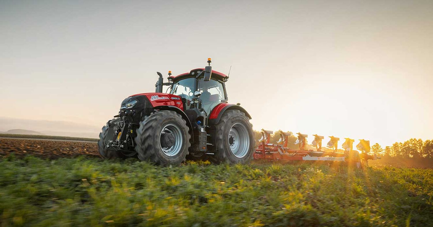 CASE IH PUMA 260 CVXDRIVE ON THE FIELD