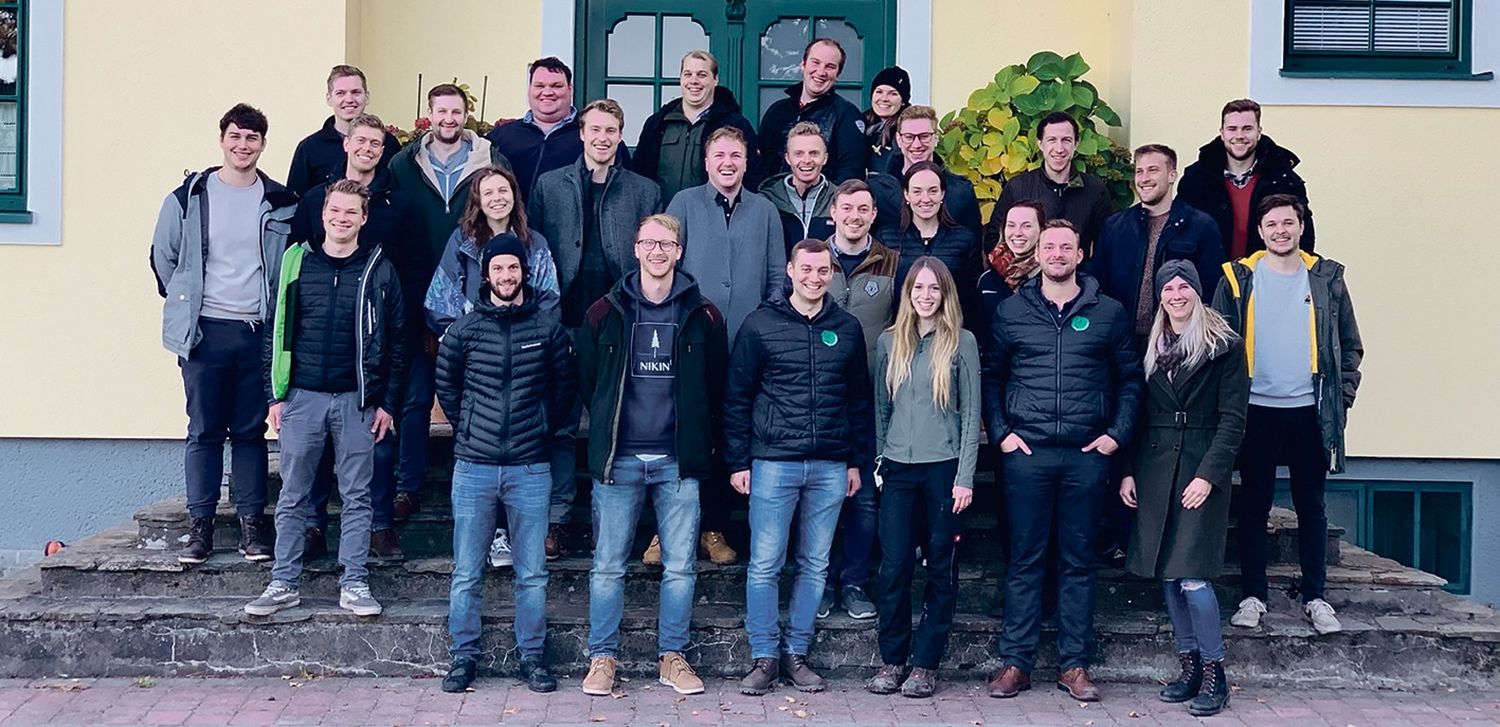 Die Studentinnen und Studenten besuchten einen Saatbaubetrieb und einen Weinbaubetrieb im Bezirk Bruck/Leitha.