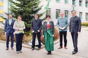 LK-Direktor Franz Raab, die LK-Vizepräsidenten Andrea Wagner und Lorenz Mayr, die Leiterin der Agrarrechtsabteilung der Landesregierung Susanne Gyenge, LH-Stellvertreter Bauernbundobmann Stephan Pernkopf und LK-Präsident Johannes Schmuckenschlager.