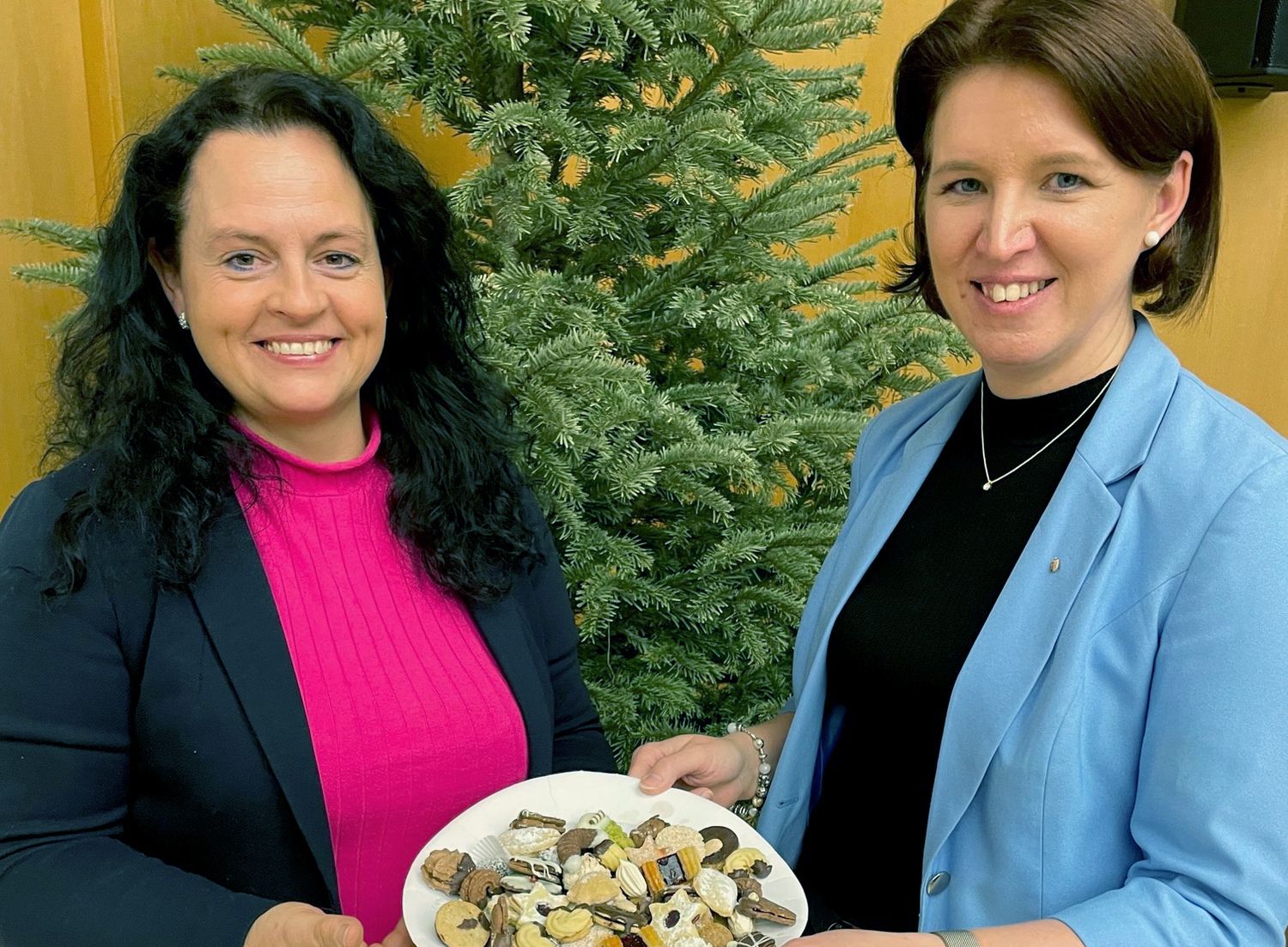 Landesbäuerin Johanna Haider (l.), Bauernbund-Landesobfrau Michaela Langer-Weninger
