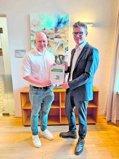 Obmann Johannes Spitzauer und Landesrat Maximilian Aigner