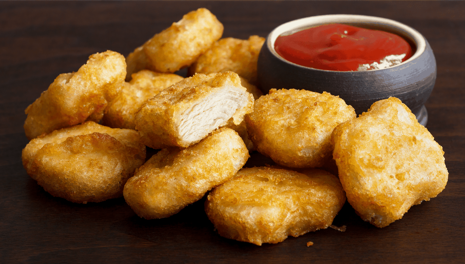 In Singapur dürfen Chicken Nuggets aus dem Labor verkauft werden.