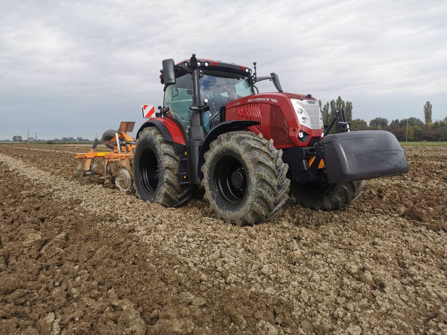 Vor dem Schwergrubber machte der McCormick eine gute Figur.