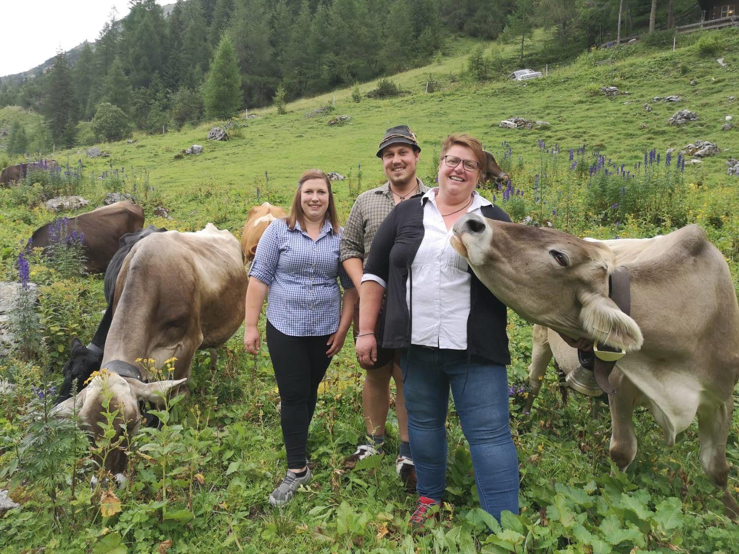 Lisa, Daniel und Andrea haben nach diesem Almsommer gut lachen!