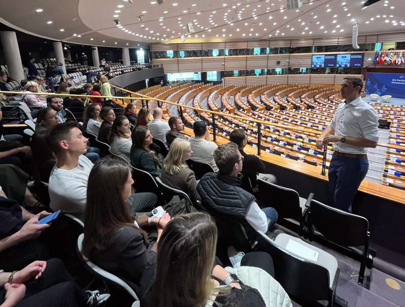 Jungbäuerinnen und -bauern im EU Parlement