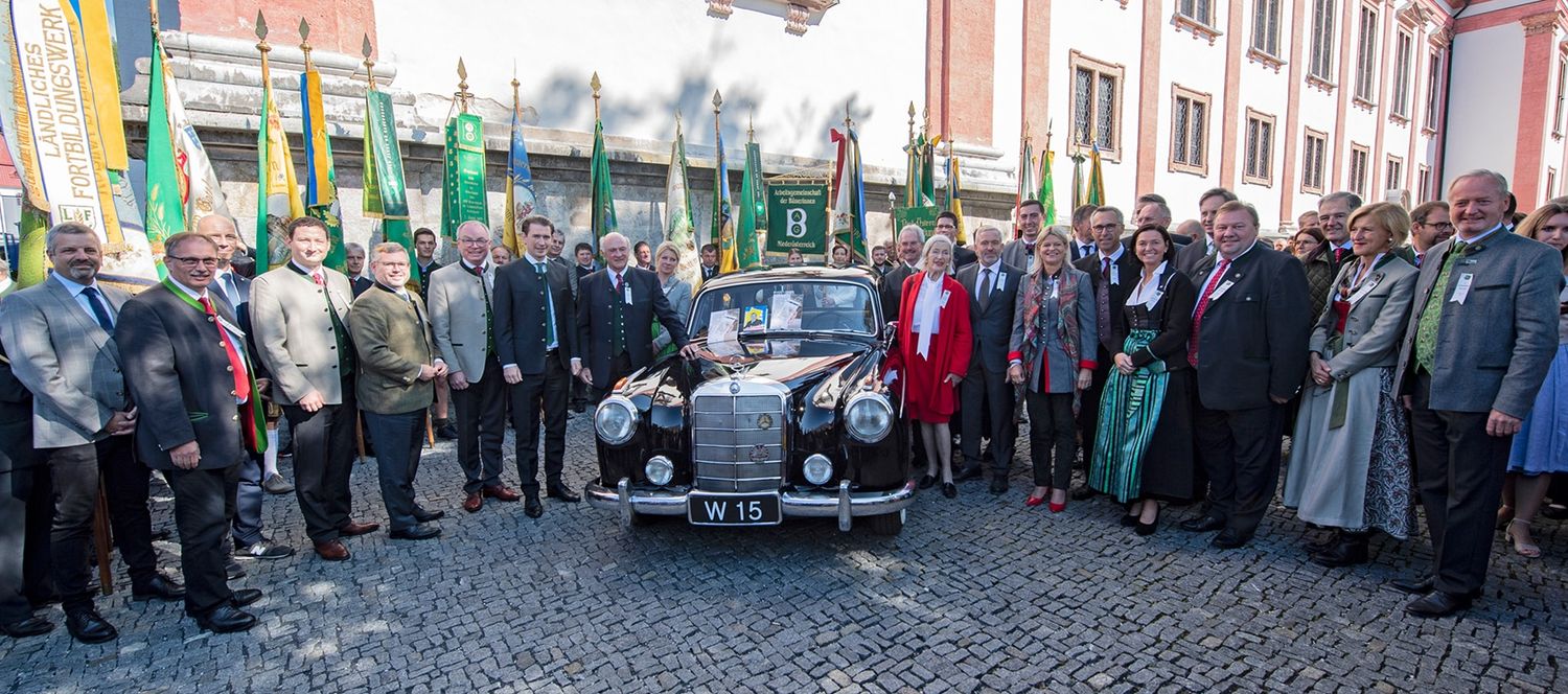 Bei der Jubiläumswallfahrt des NÖ Bauernbundes wurde auch der einstige Dienstwagen Leopold Figls gezeigt. In diesem Mercedes 220 S, BJ 1957, war der Kanzler oft nach Mariazell gefahren worden.