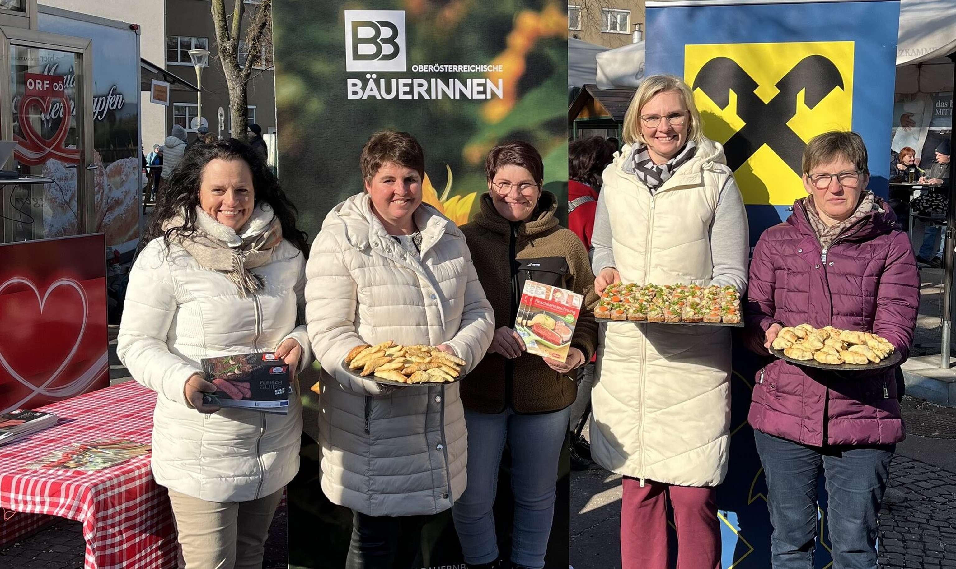 Die Bäuerinnen zeigen mit Rezepten die Vielfalt des
Rindfleisches.