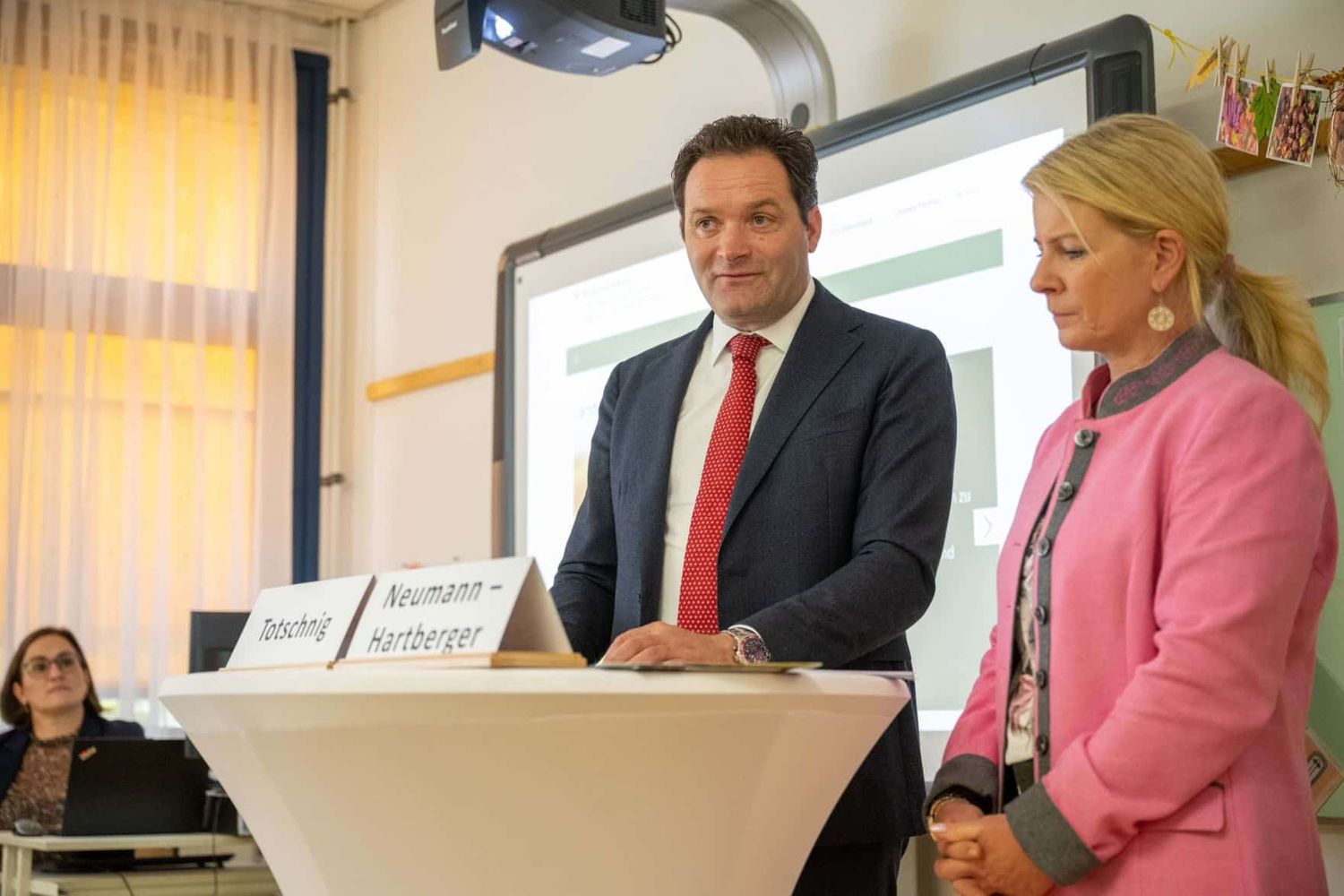 &#8220;Landwirtschaft ist weiblich&#8221;, so Landwirtschaftsminister Totschnig bei einem gemeinsamen Pressegespräch mit Bundesbäuerin Irene Neumann-Hartberger.