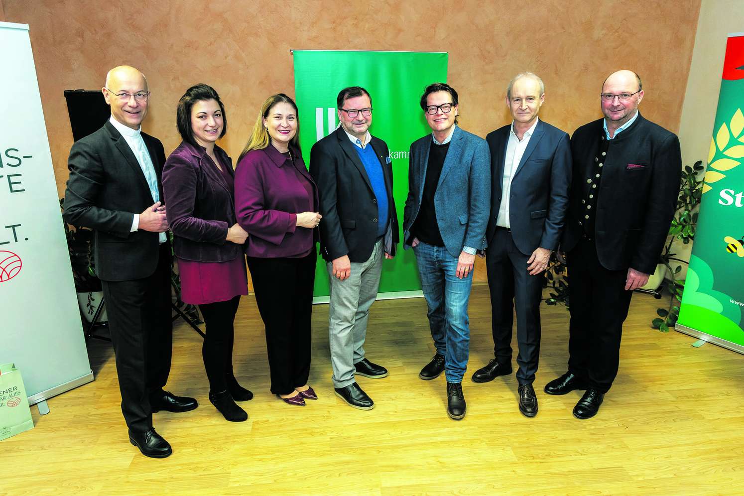 Gruppenbild der Ehrengäste