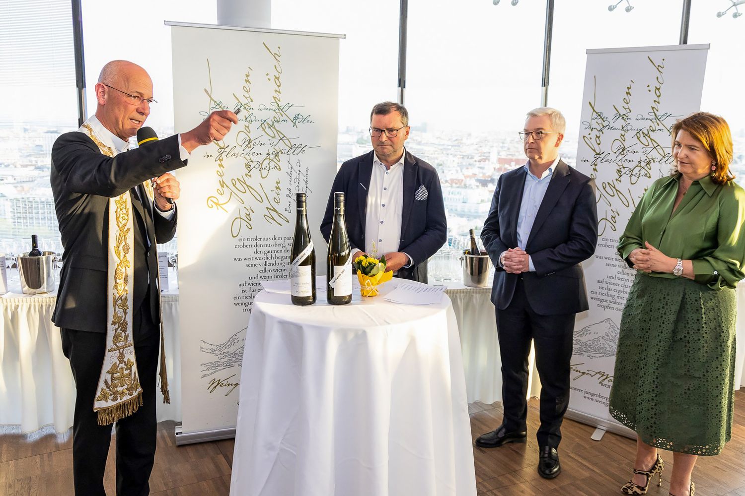Segnung über den Dächern Wiens: Toni Faber, Norbert Walter, Michael Höllerer und Helga Berger