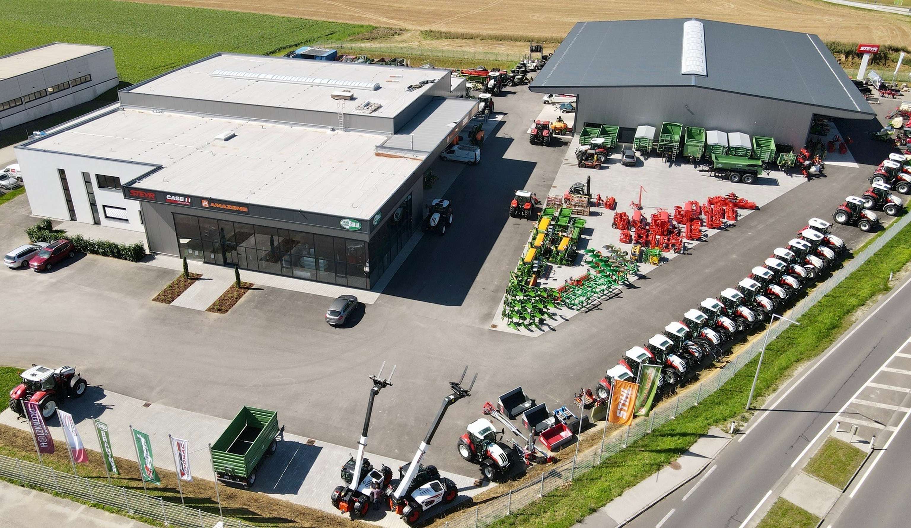 Steyr-Händler Bulla Landtechnik lädt zur Eröffnungsfeier.