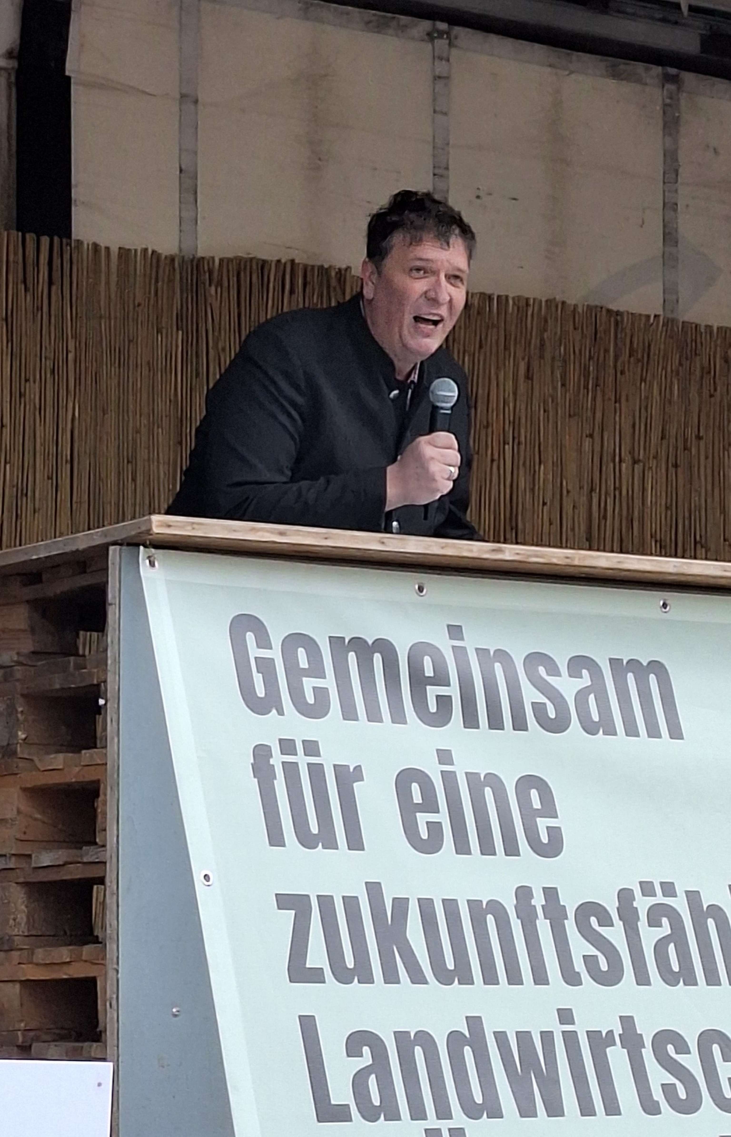 Ernst Tschida, Demo Wien