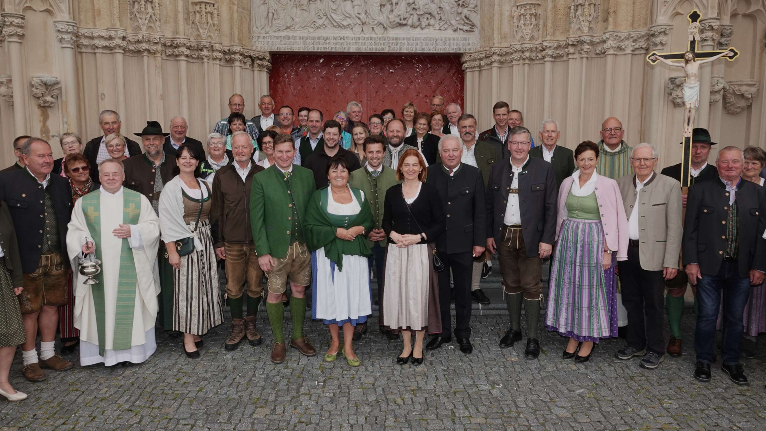 Gruppenfoto bei der Bauernbundwallfahrt in Mariazell