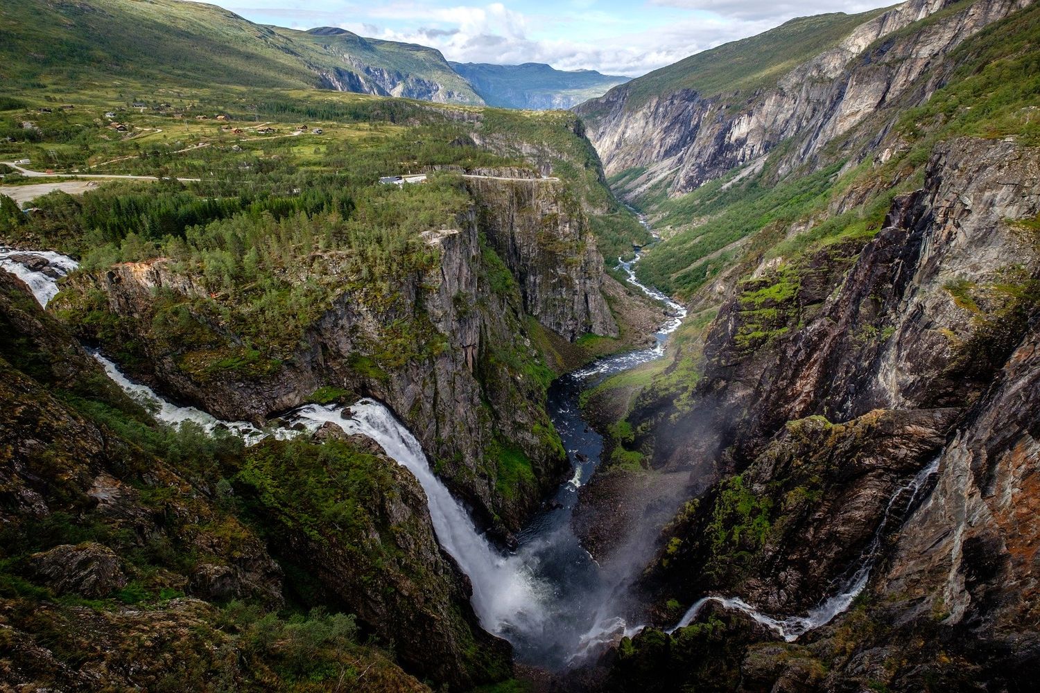 waterfall-3723422_1920.jpg