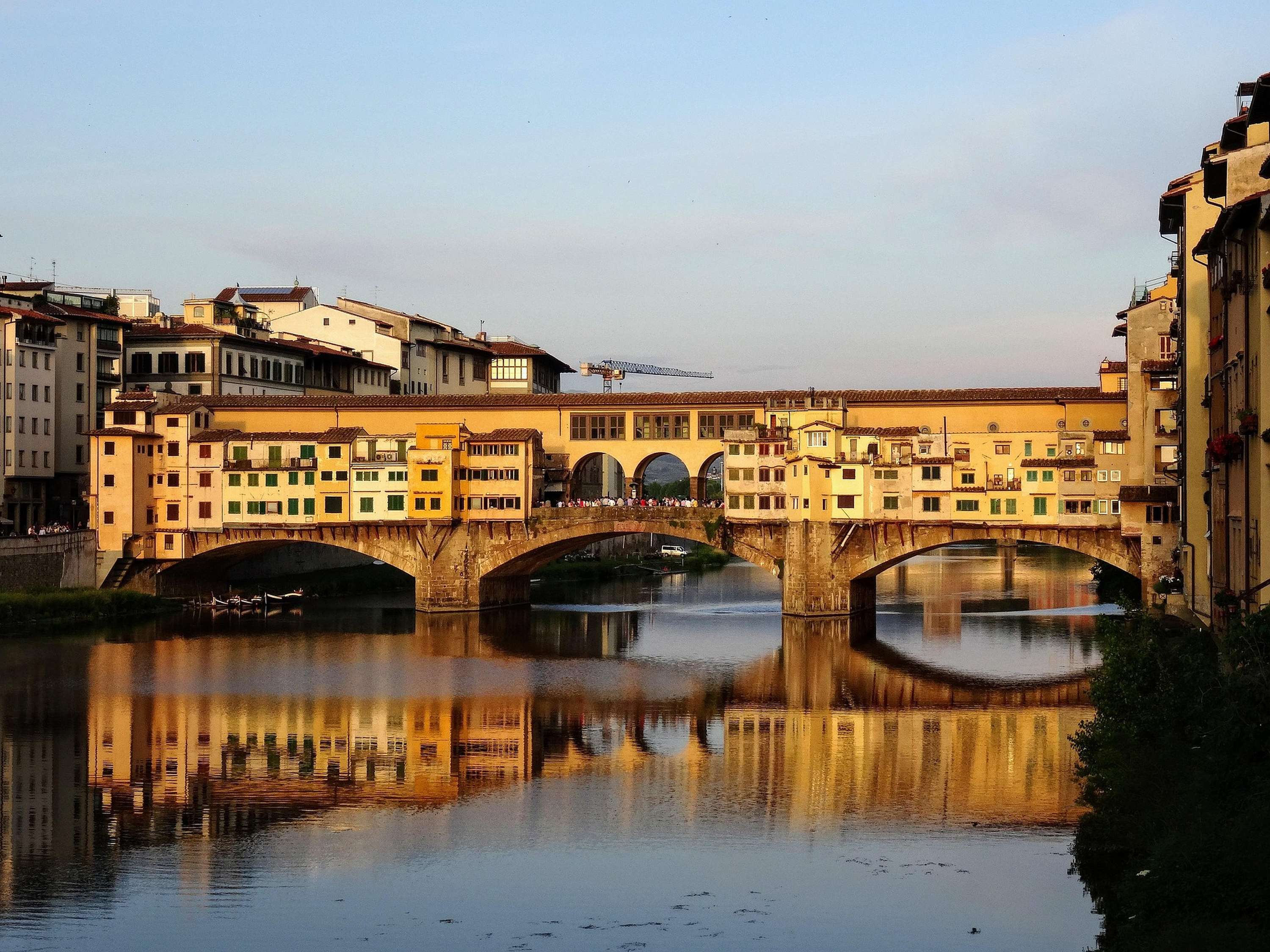 Ponte Vecchio über dem Arno in Florenz