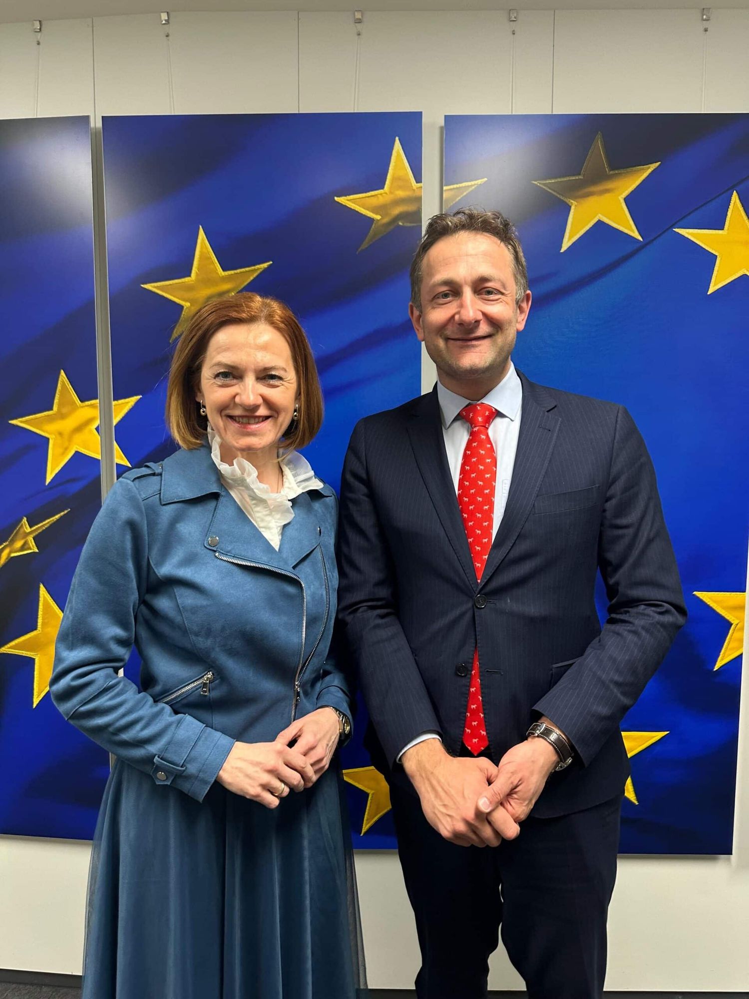 Landesrätin Simone Schmiedtbauer mit EU-Agrarkommissar Christophe Hansen
