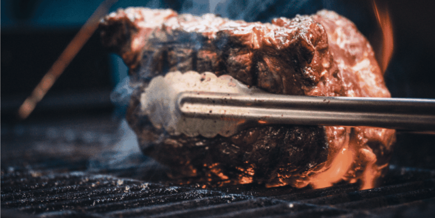 Südamerikanische Rinderfarmer und große Schlachthöfe wollen vor allem Steaks in rauen Mengen nach Europa verschiffen. FOTO: carolaraujo – stock.adobe.com