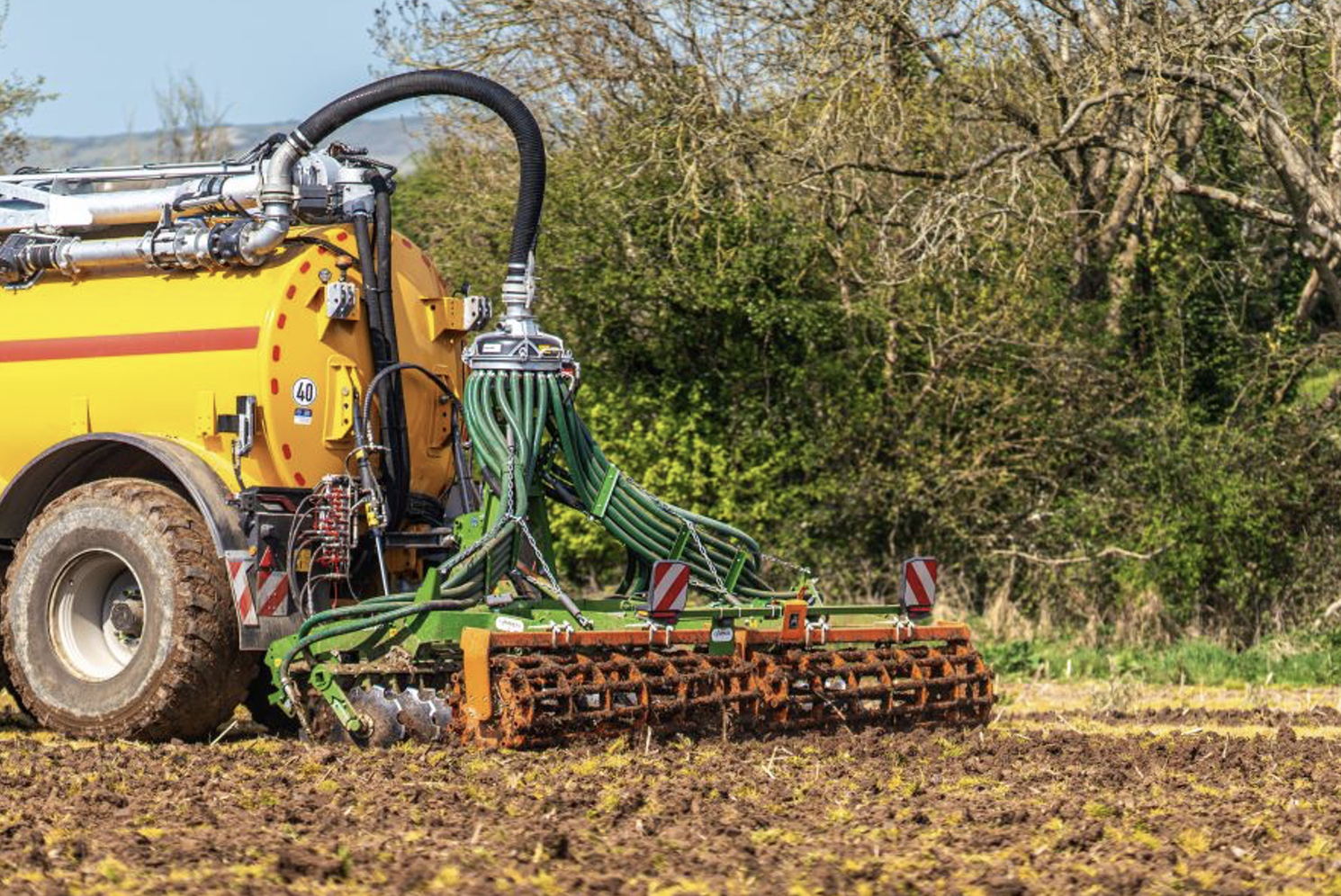 Gülleausbringung und Bodenbearbeitung