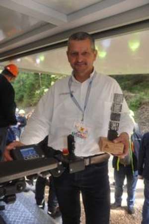 G. Pömmer von Kronos Austria mit dem ausgezeichneten Smart Stabilizer Control System SSC von Kronos