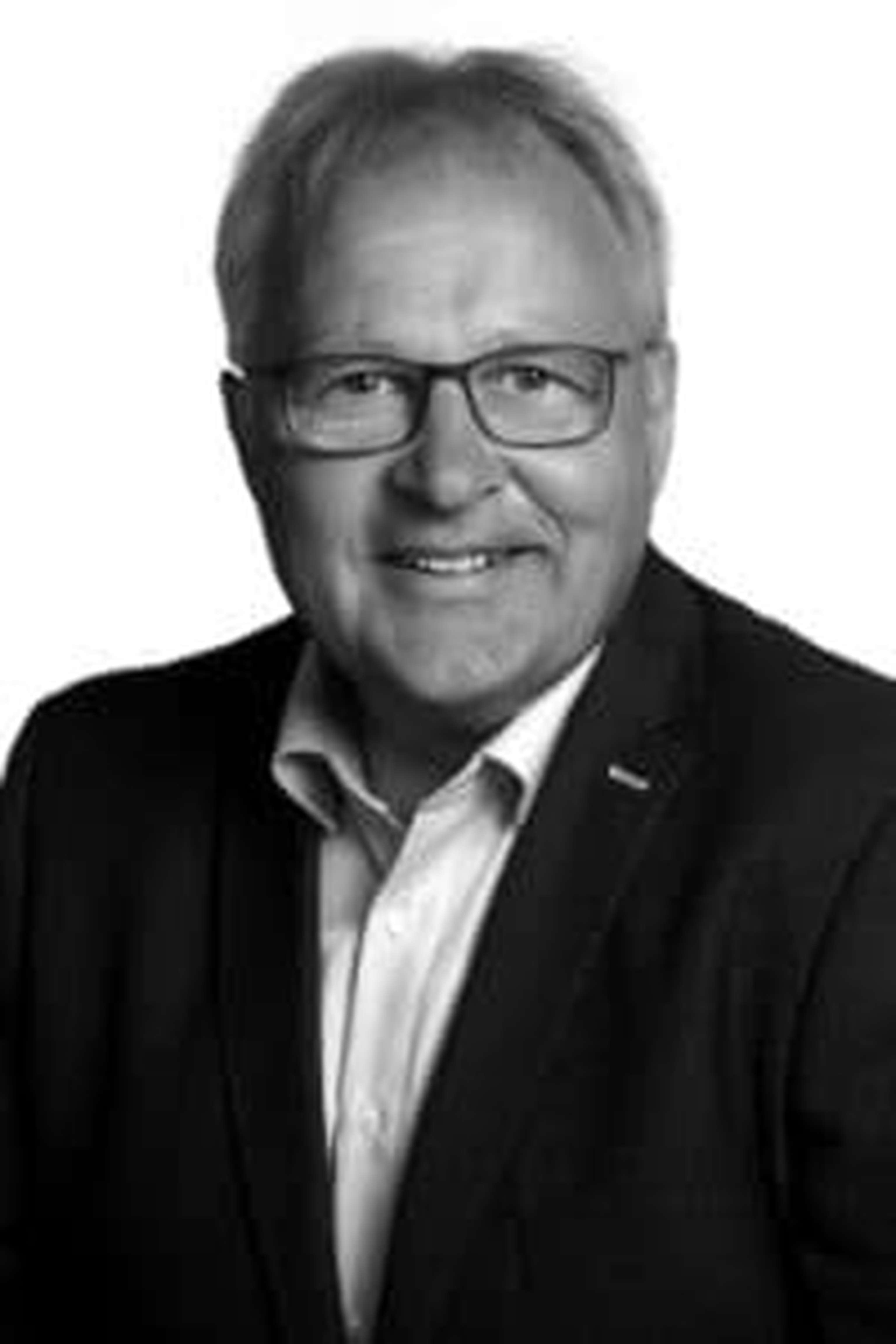 hermann.gahr@maschinenring.at